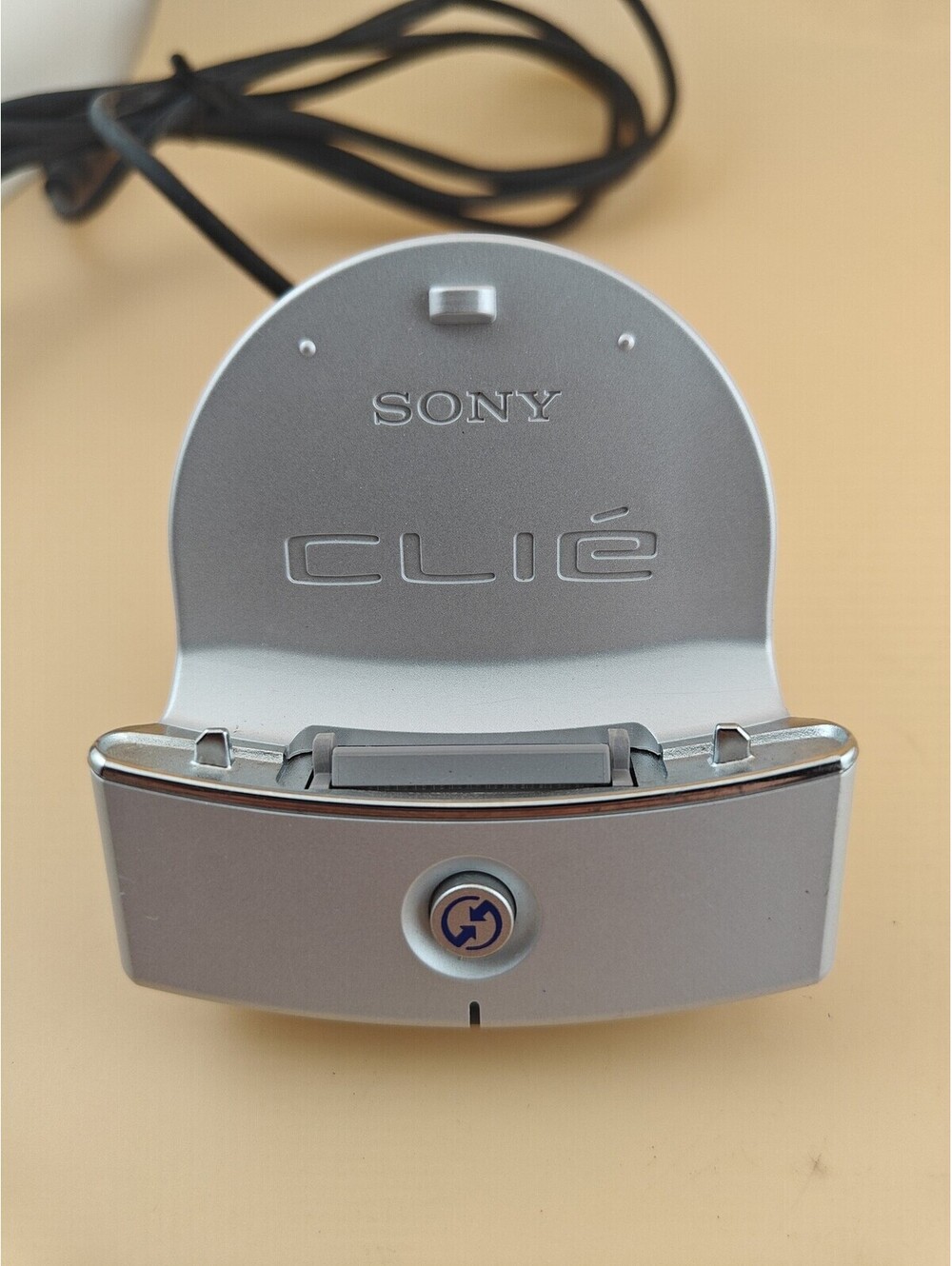 Sony CLIE PEGA-UC700 USB HotSync Cradle for PEG-N700 Series